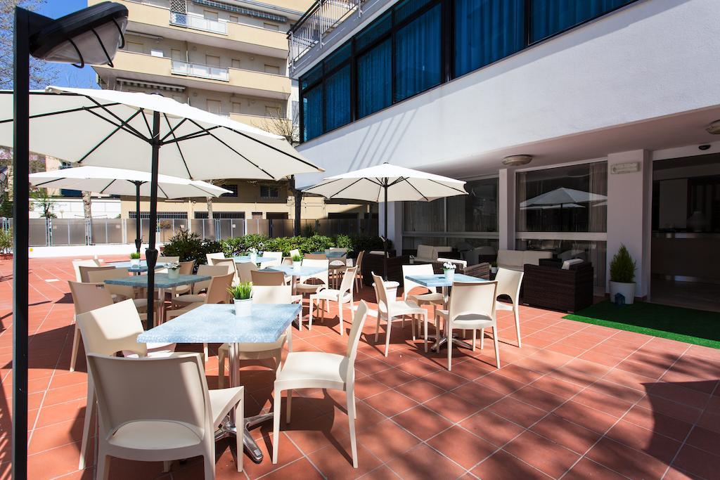 Hotel Mario Cesenatico Εξωτερικό φωτογραφία